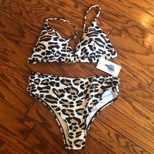 NWT XL Women’s Leopard Swimsuit / BTFBM 🌈